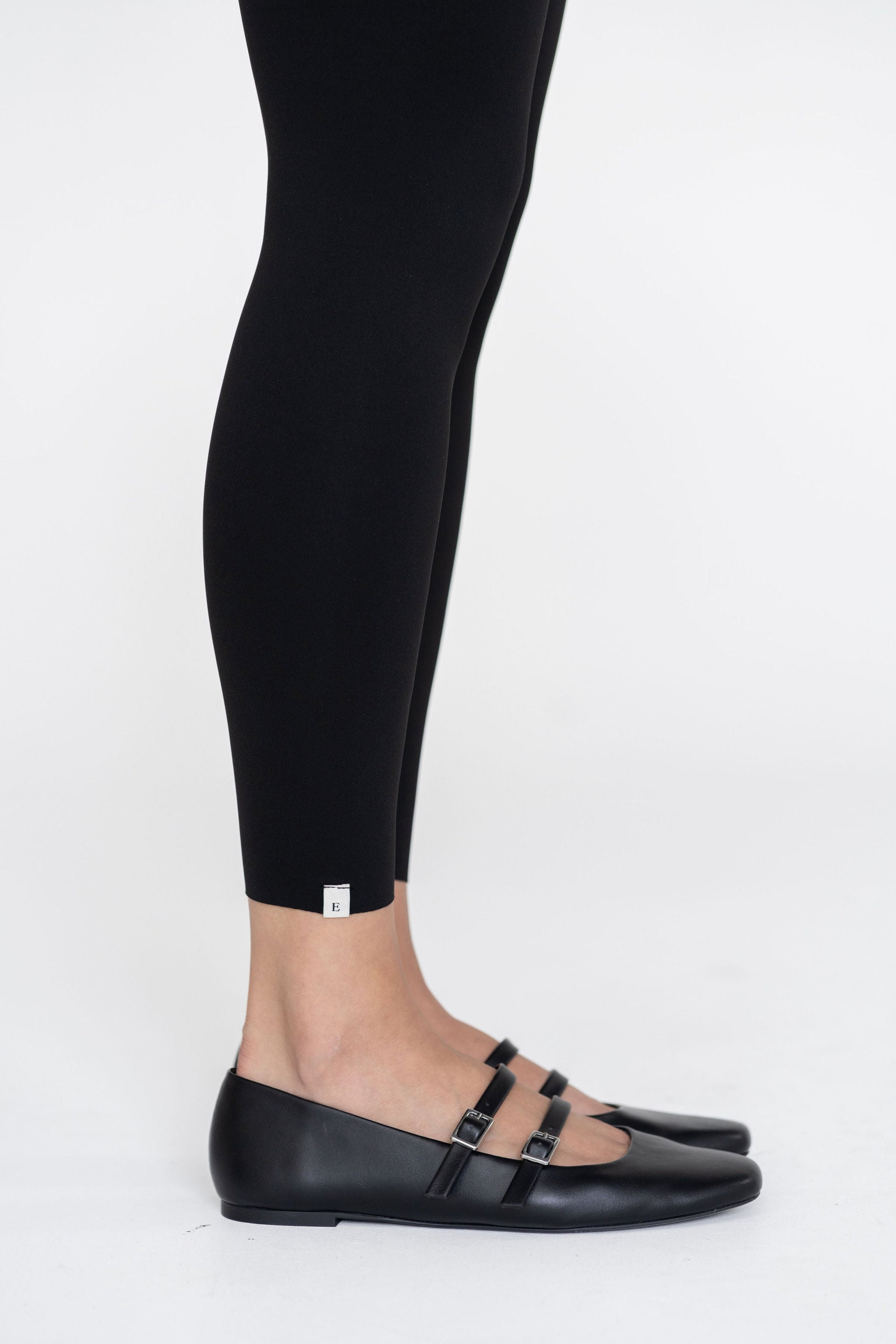 Essential Legging - Black